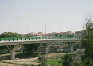 Vue de côté du pont DOS HERMANAS - Eiffage Infraestructuras